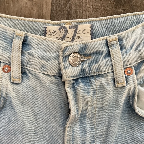 Free People We the Free light wash distressed jeans size 27 - Picture 2 of 6
